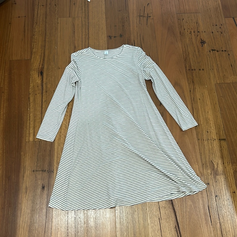 Old Navy XS striped cream and black flowy dresses